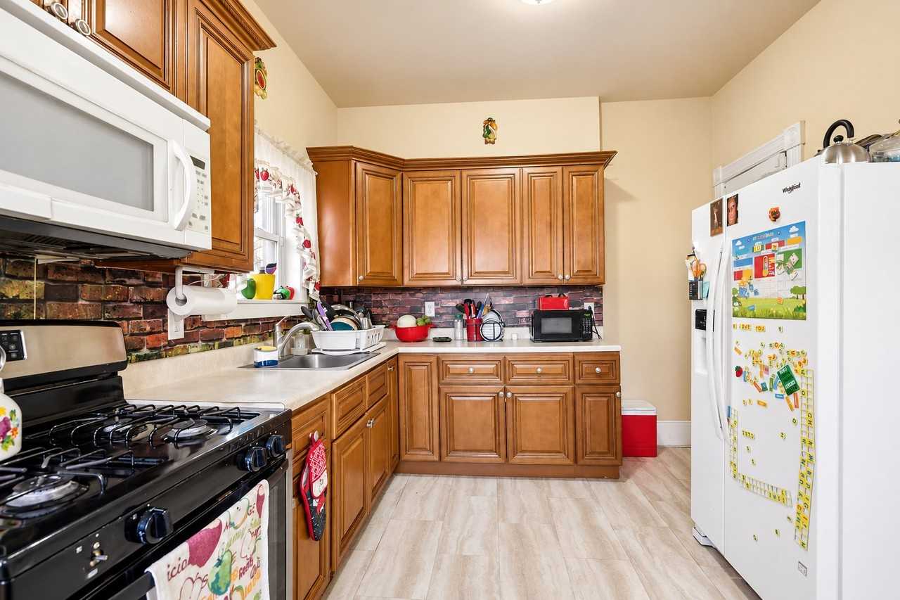 6 General Greene Ave - Photo 7 of 11