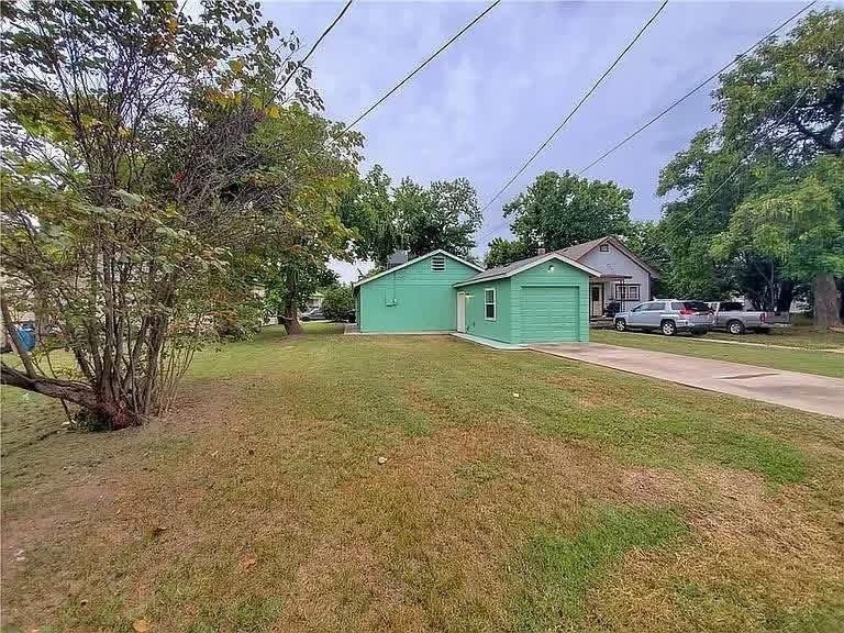 514 N Louisa Ave - Photo 3 of 14
