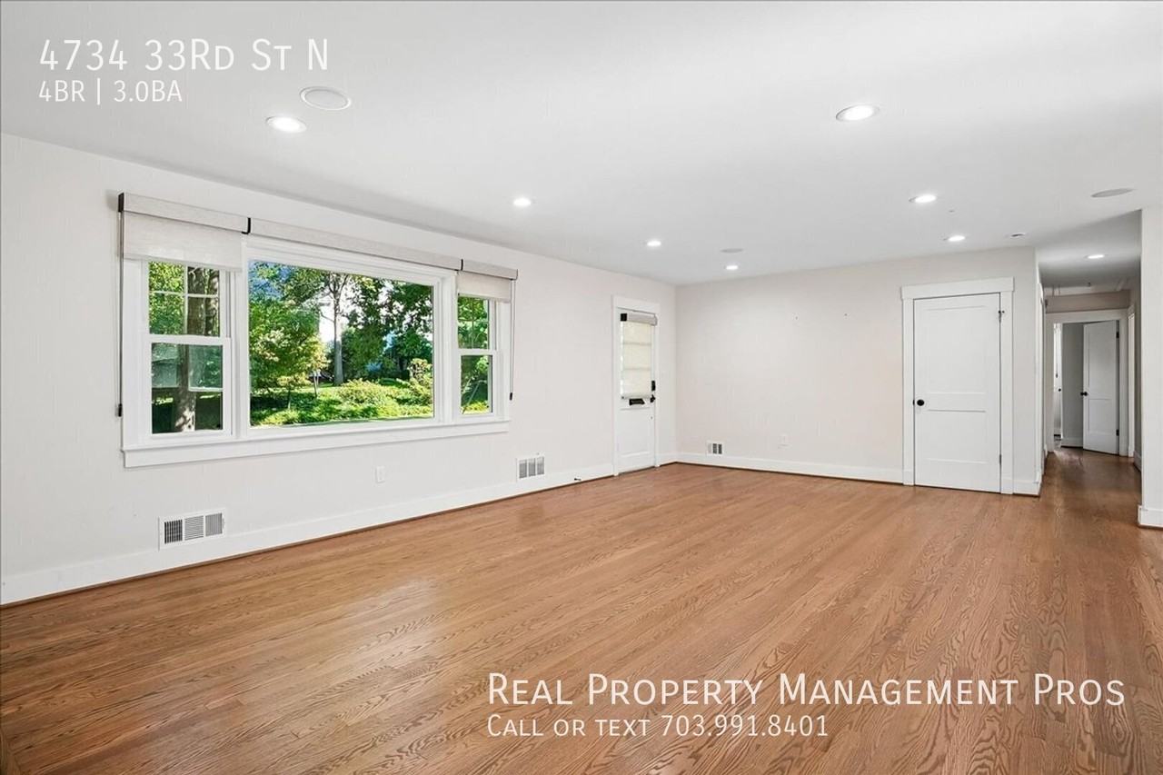 4734 33rd St N - Photo 2 of 33