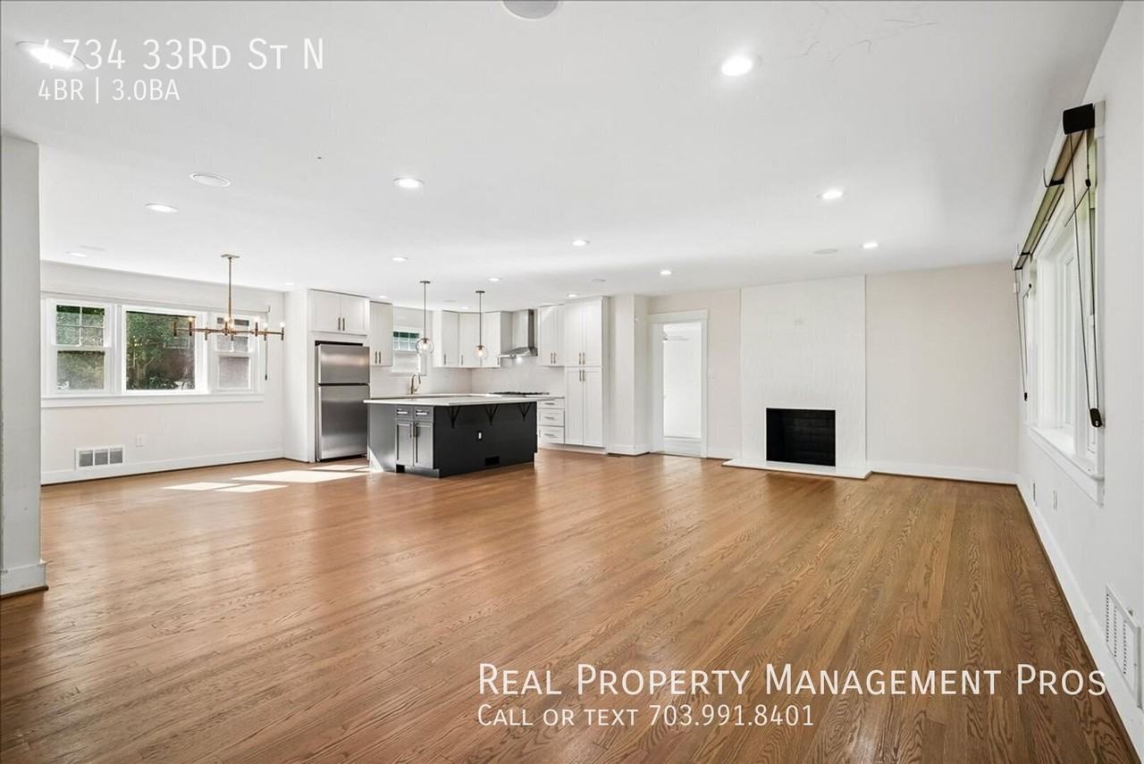 4734 33rd St N - Photo 4 of 33