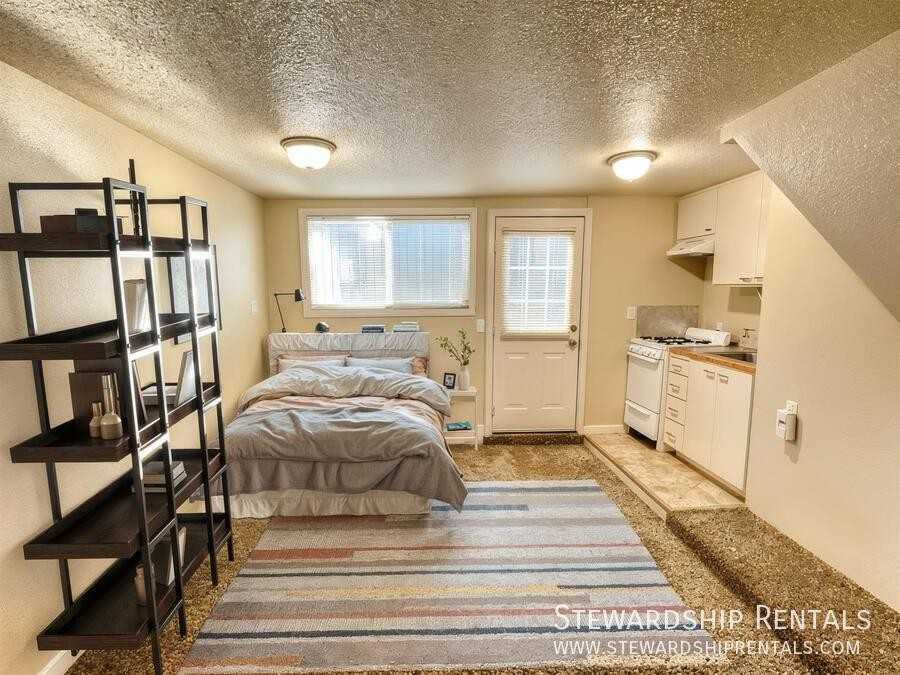 754 W 12th Ave #E - Photo 3 of 7