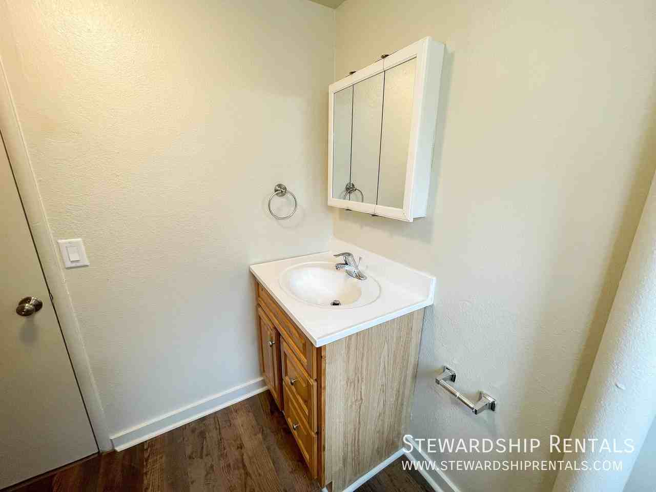 754 W 12th Ave #E - Photo 6 of 7