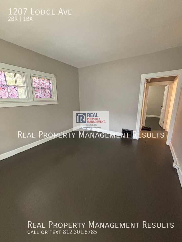 1207 Lodge Ave - Photo 2 of 16