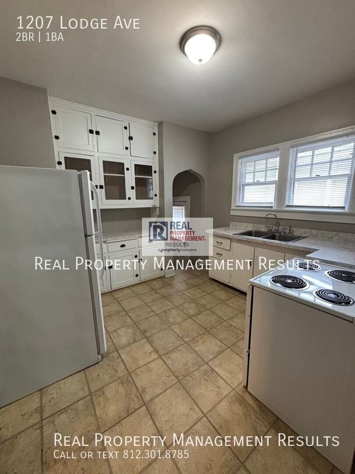 1207 Lodge Ave - Photo 4 of 16