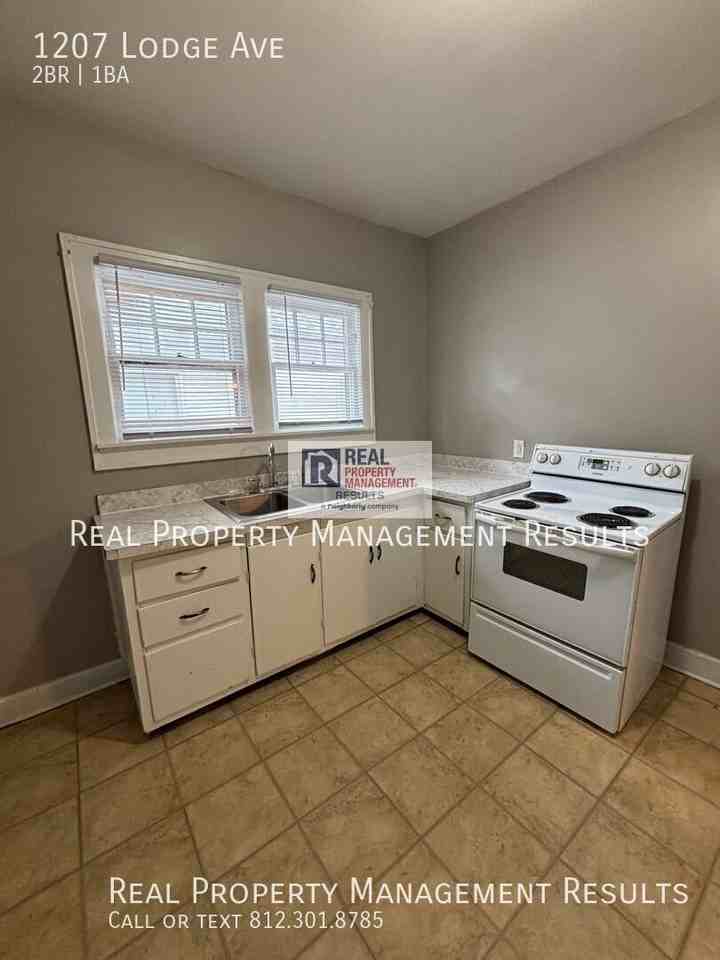 1207 Lodge Ave - Photo 6 of 16
