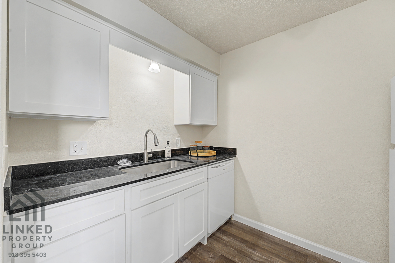 6551 E 31st St #17 - Photo 7 of 16