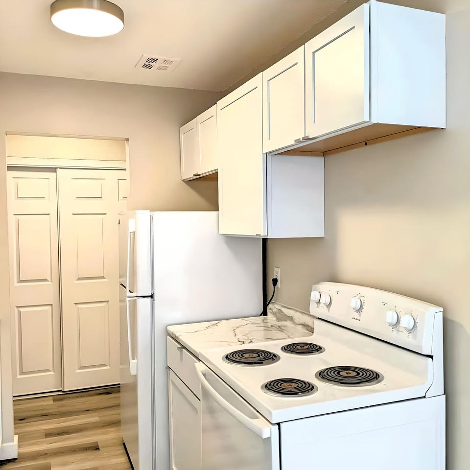 1527 Westminster St #1527-312 - Photo 3 of 21