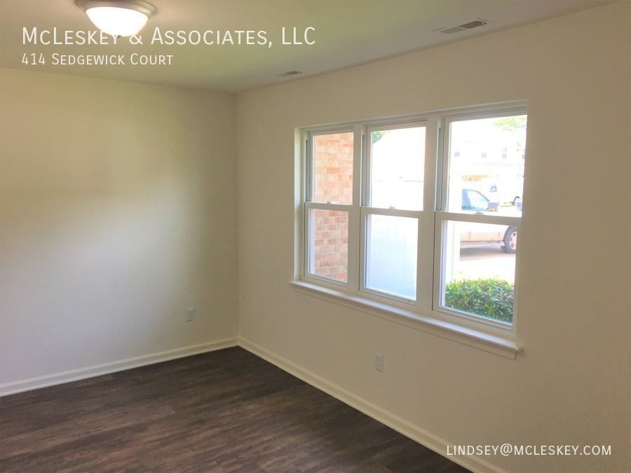 414 Sedgewick Ct - Photo 3 of 35