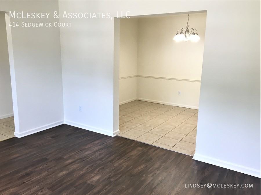 414 Sedgewick Ct - Photo 5 of 35