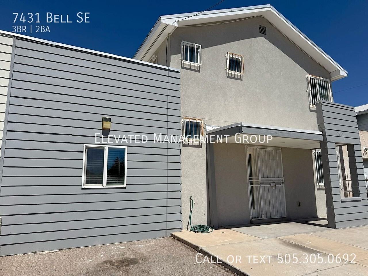 7431 Bell Ave Se - Photo 4 of 27
