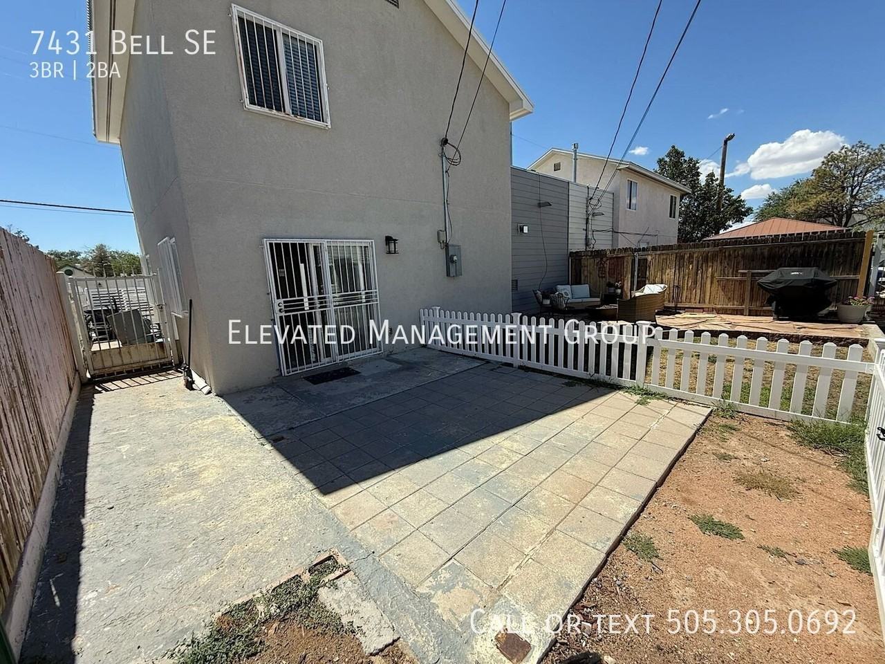 7431 Bell Ave Se - Photo 5 of 27