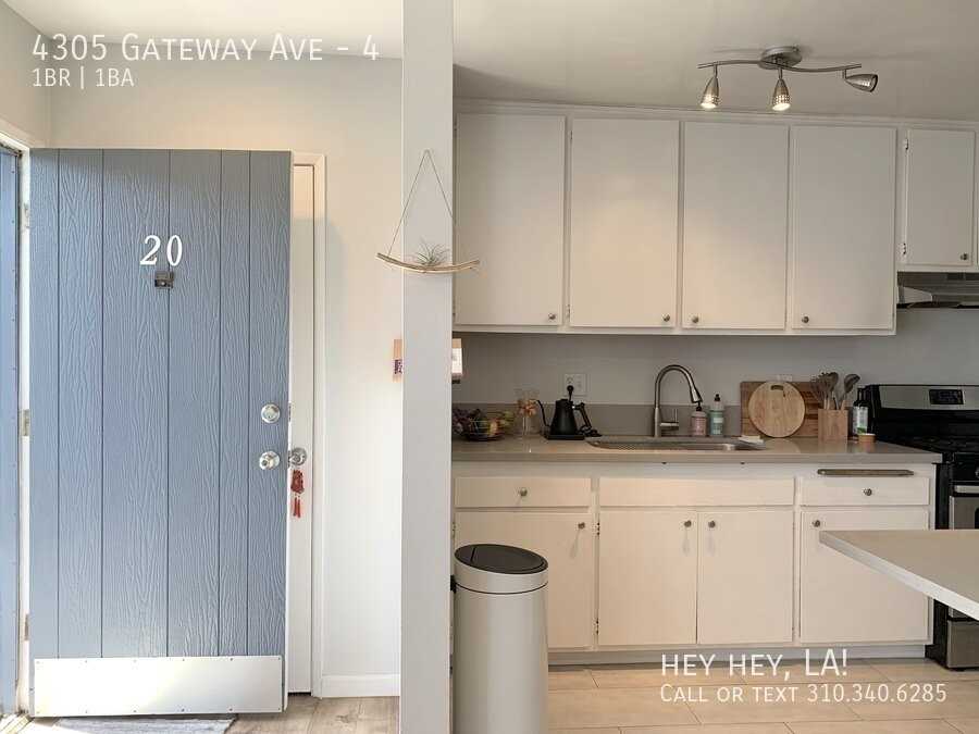 4305 Gateway Ave #4 - Photo 6 of 26