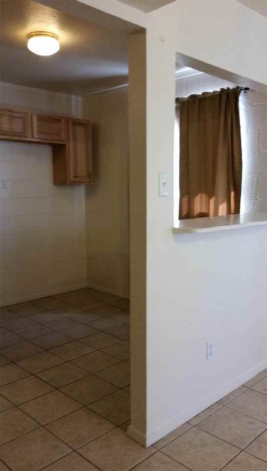 1300 Paxton St #1 - Photo 4 of 10
