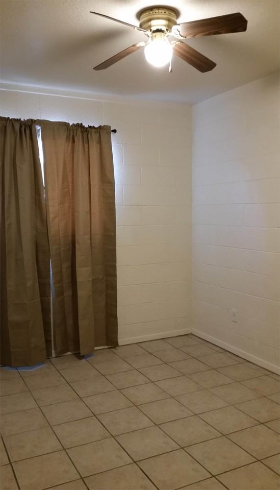 1300 Paxton St #1 - Photo 6 of 10