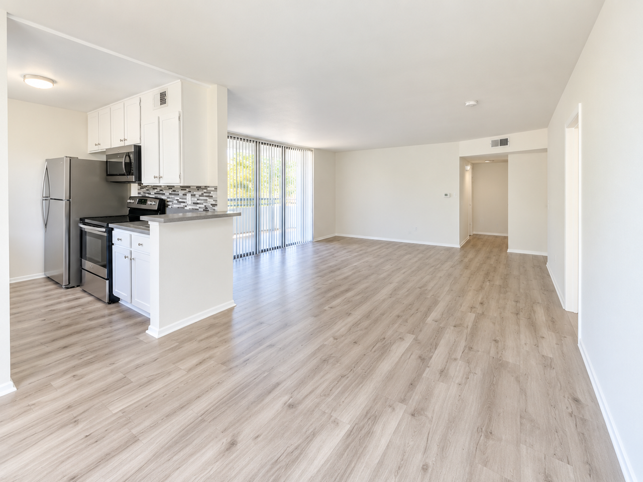 Parkview Terrace | Renovated and Spacious Apartments in Highland Park - Photo 6 of 13