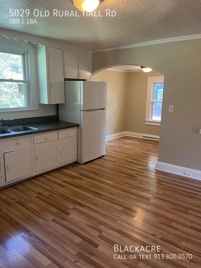 5029 Old Rural Hall Rd - Photo 4 of 9