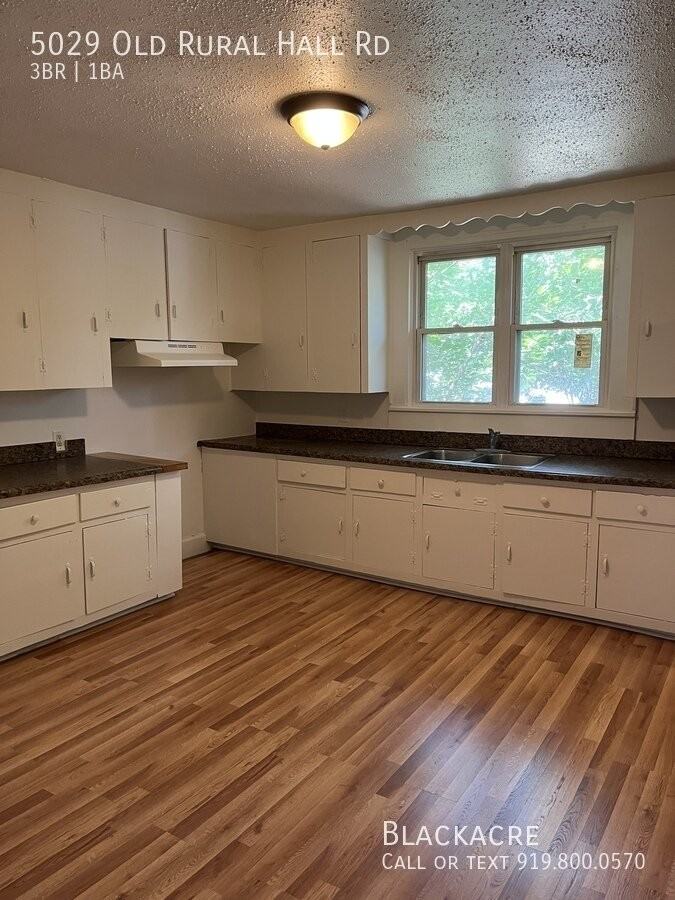 5029 Old Rural Hall Rd - Photo 5 of 9