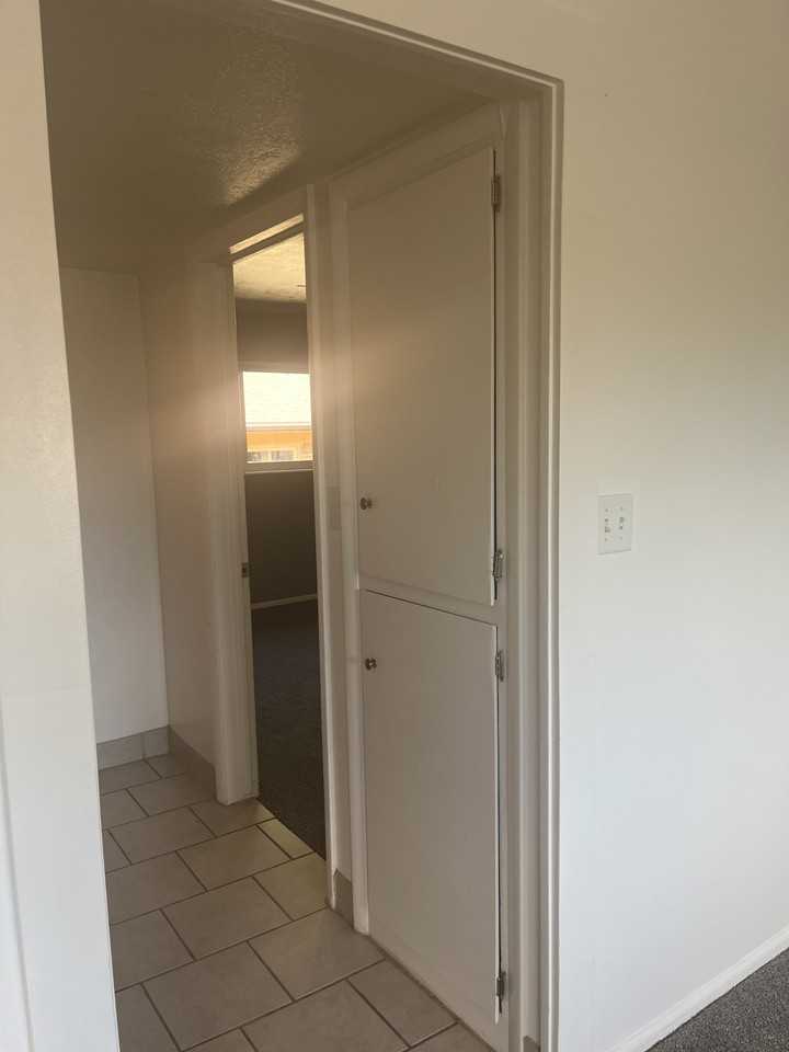 N 100 West St #6 - Photo 4 of 11