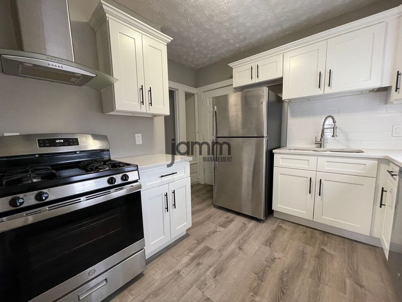 2121 Carabel Ave - Photo 3 of 13