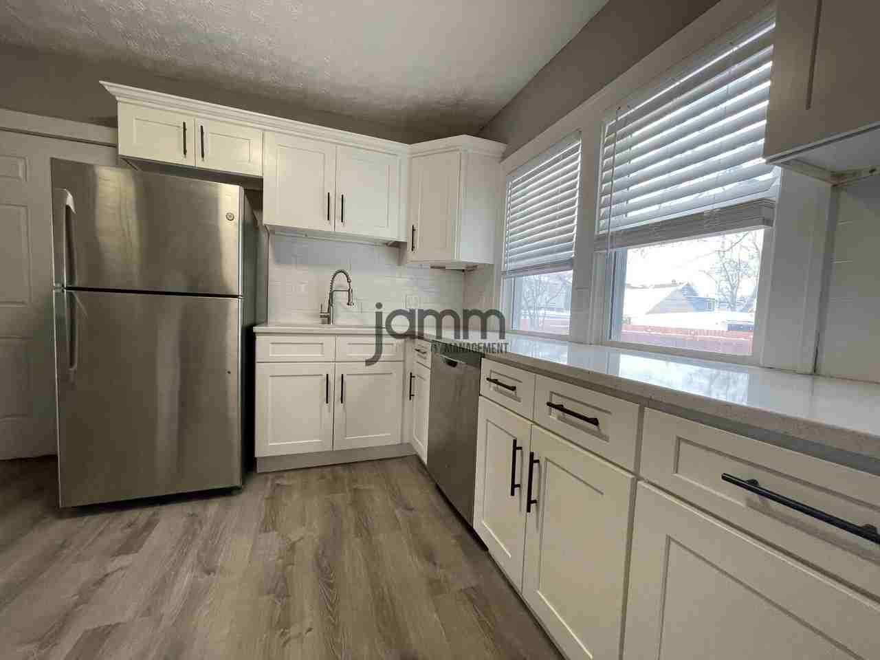 2121 Carabel Ave - Photo 4 of 13