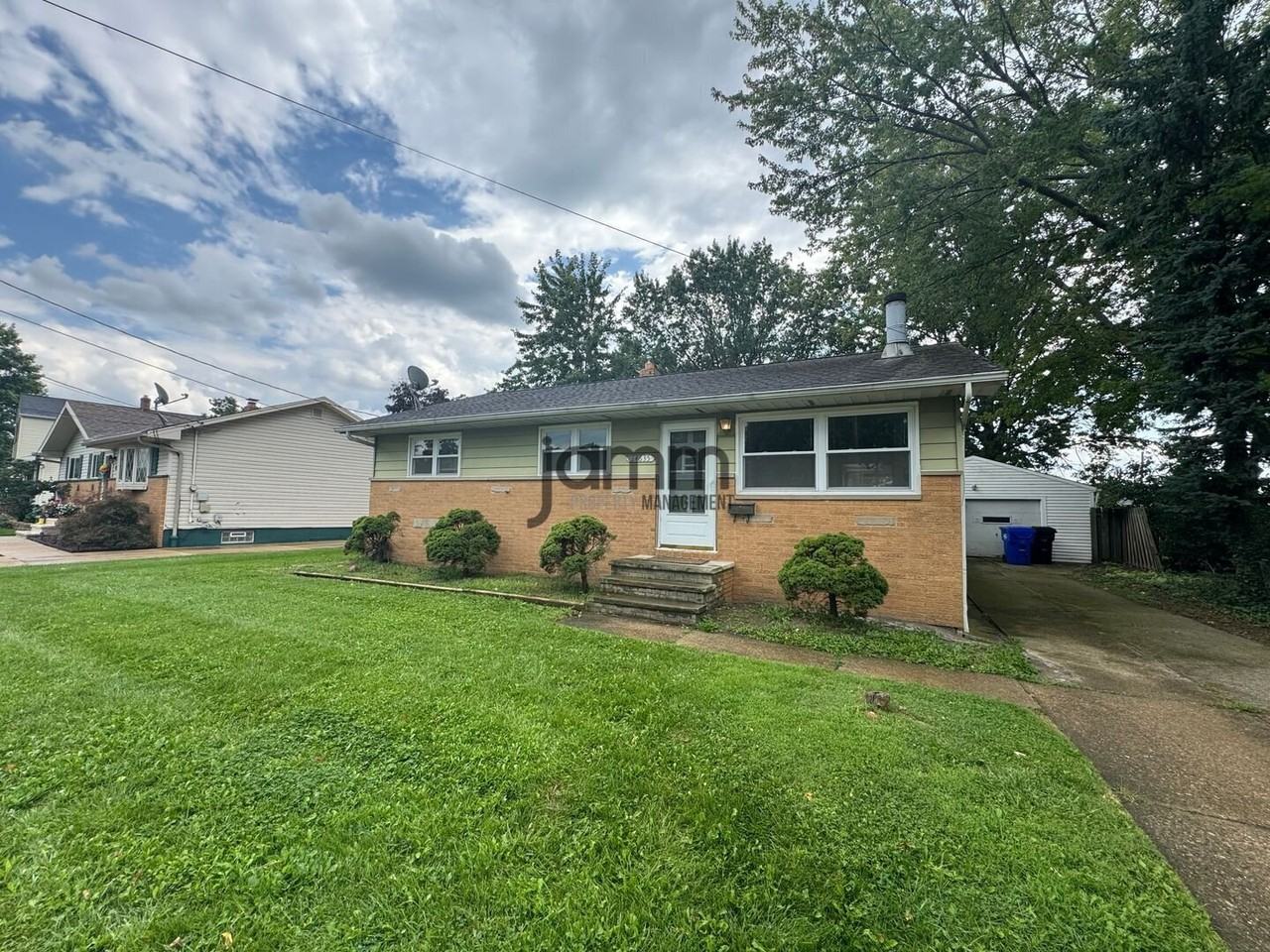 14635 Sylvia Dr - Photo 2 of 26