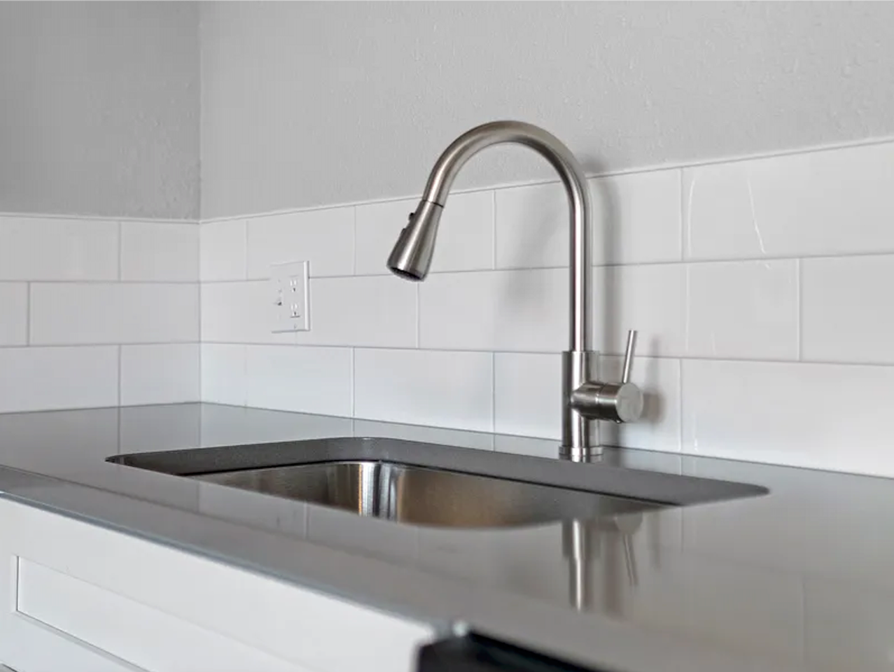 ONE MONTH FREE! LIMITED TIME ONLY! Mission Apartment, home by the River! - Photo 3 of 22