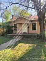 featured image of 303 S Lake St