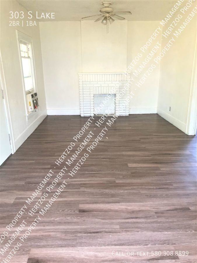 303 S Lake St - Photo 2 of 5