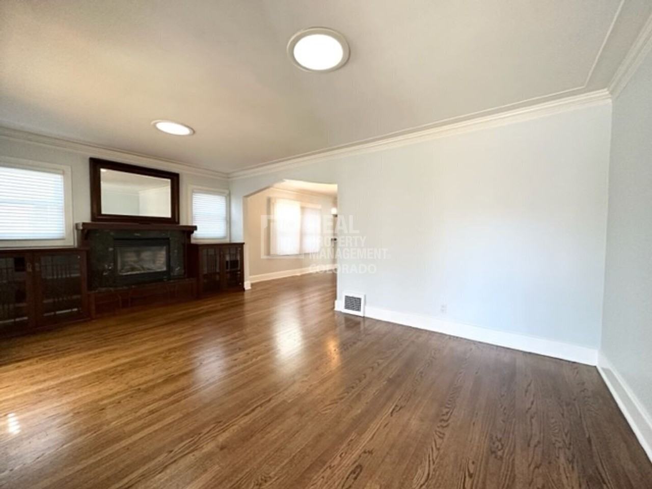623 S Vine St - Photo 3 of 36