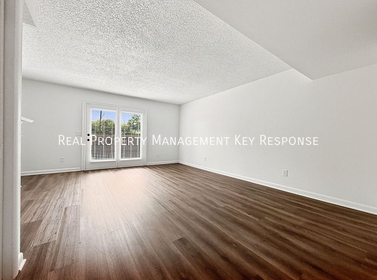 523 Harding Pl #C - Photo 2 of 20