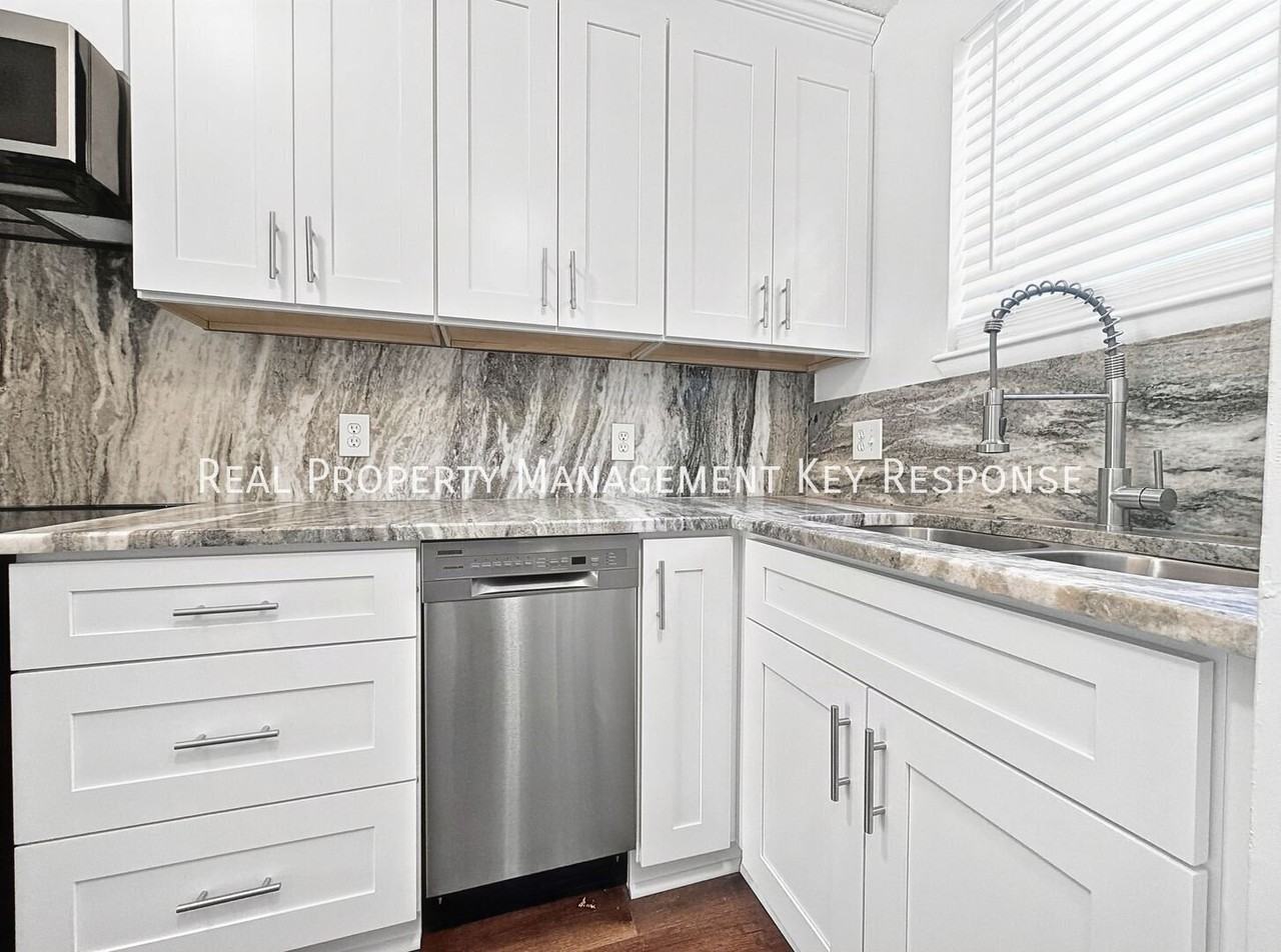 523 Harding Pl #C - Photo 6 of 20