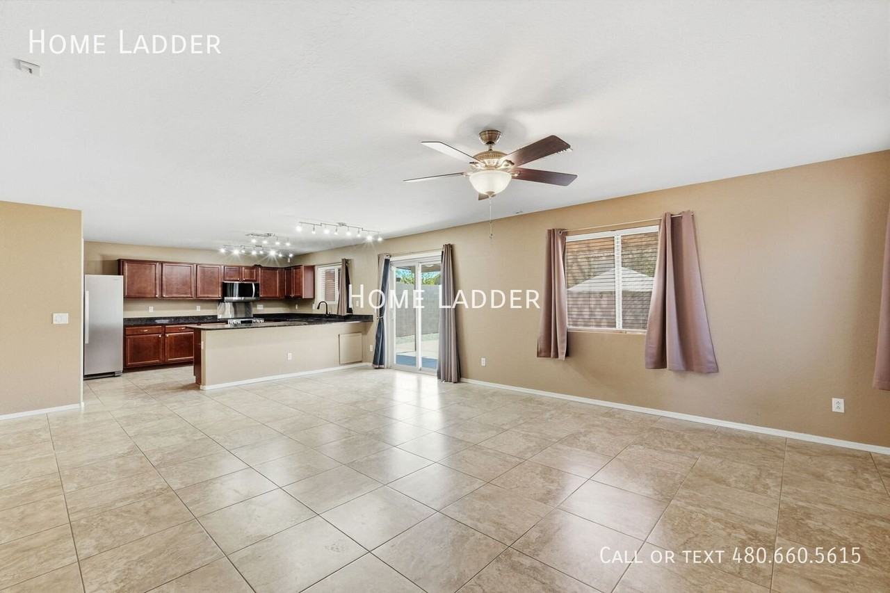 44727 W Gavilan Dr - Photo 4 of 50
