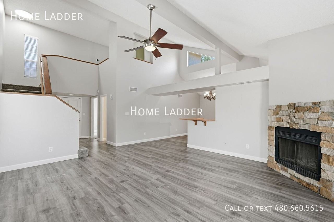 745 N Hazelton Dr - Photo 5 of 50