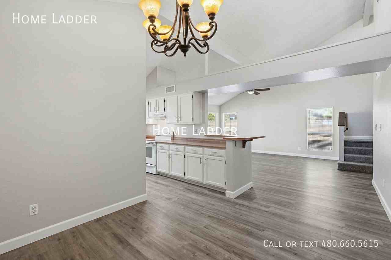745 N Hazelton Dr - Photo 6 of 50