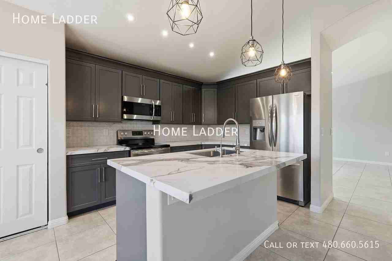 470 W Scott Ave - Photo 2 of 50