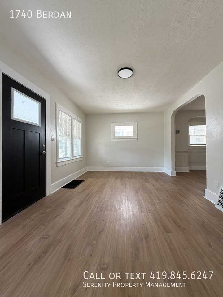 1740 Berdan Ave - Photo 3 of 15