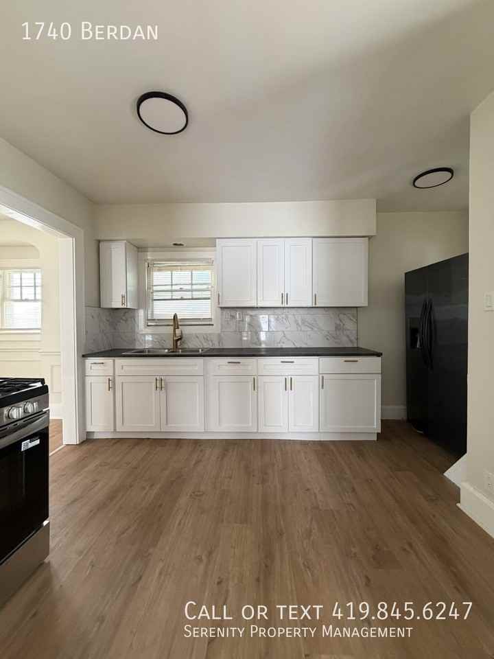 1740 Berdan Ave - Photo 7 of 15
