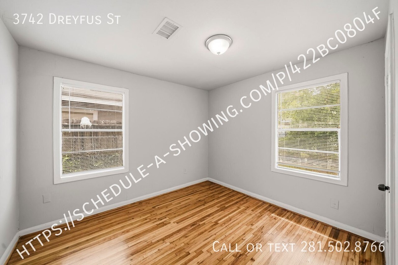 3742 Dreyfus St - Photo 5 of 11