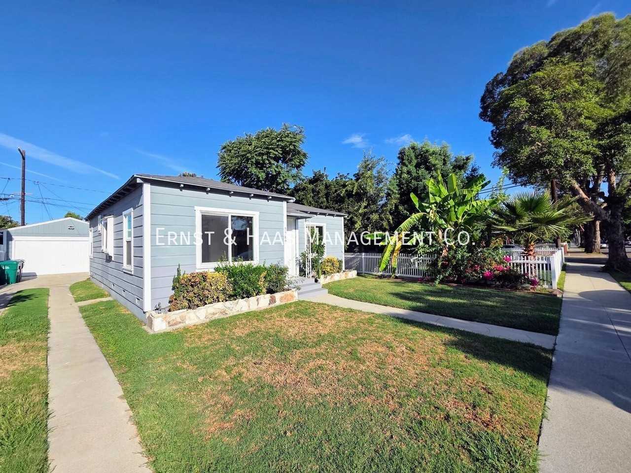 5589 Lemon Ave - Photo 2 of 31