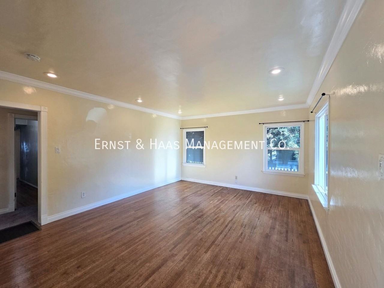 5589 Lemon Ave - Photo 4 of 31
