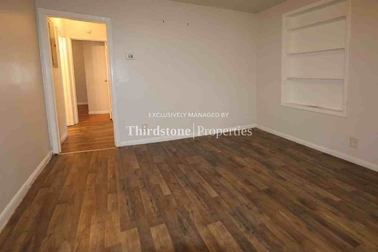 1066 W 13th St - Photo 6 of 19