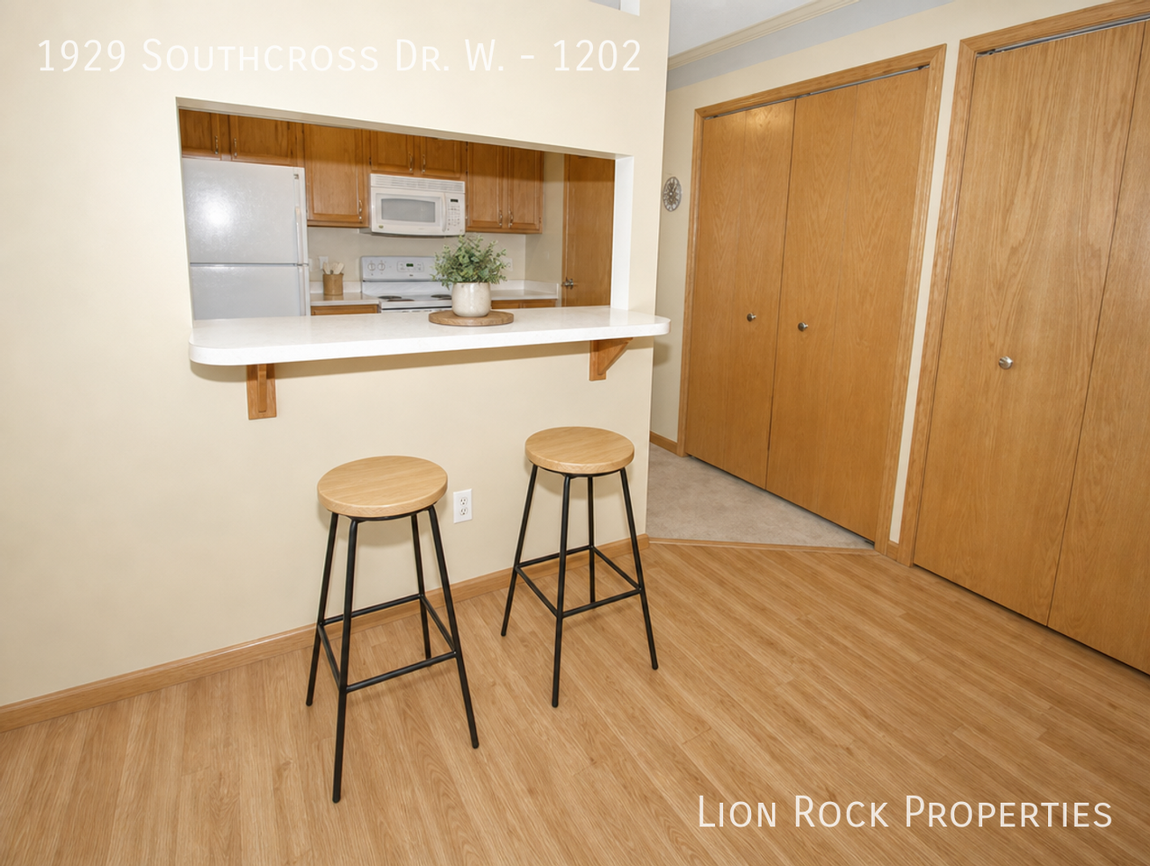 1929 Southcross Dr W #1202 - Photo 4 of 12
