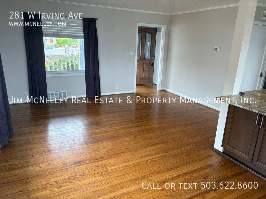 281 W Irving Ave - Photo 7 of 20