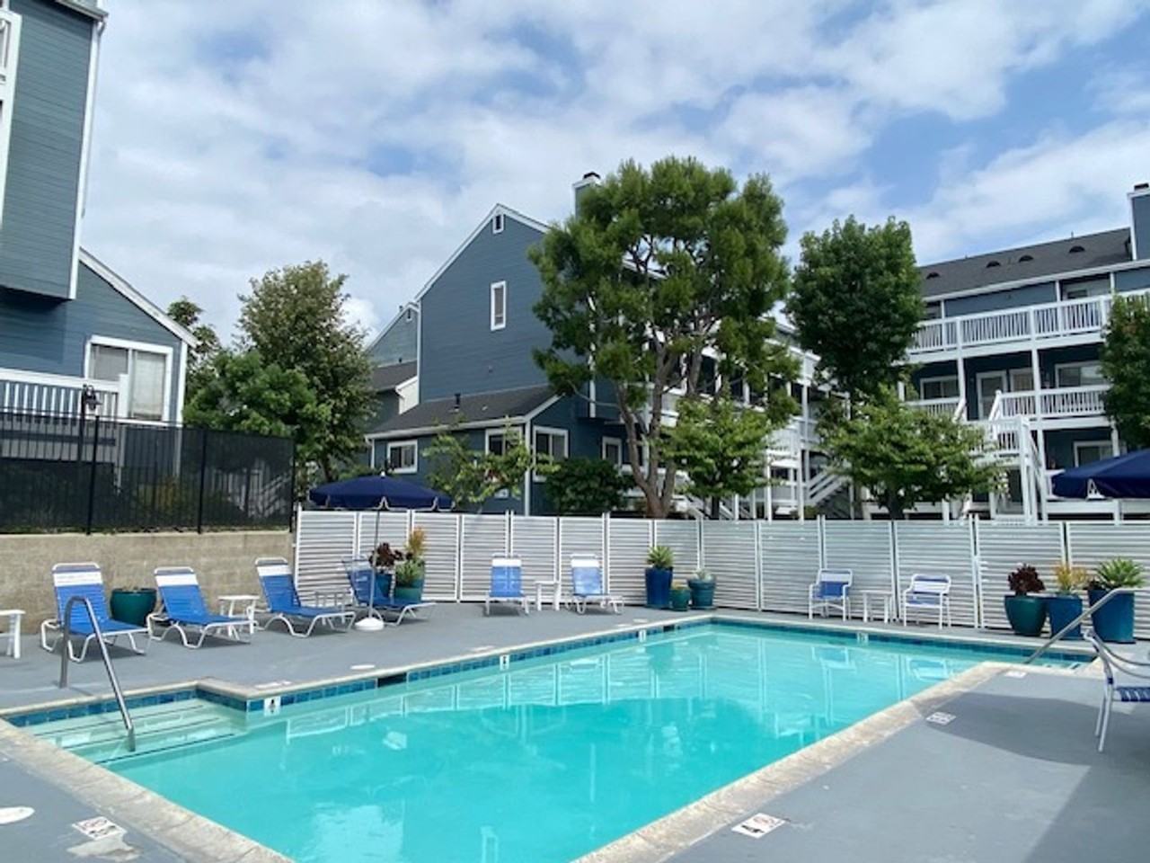 The Grand Terrace Apartments - Photo 5 of 8