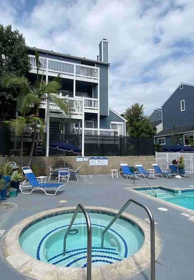 The Grand Terrace Apartments - Photo 6 of 8