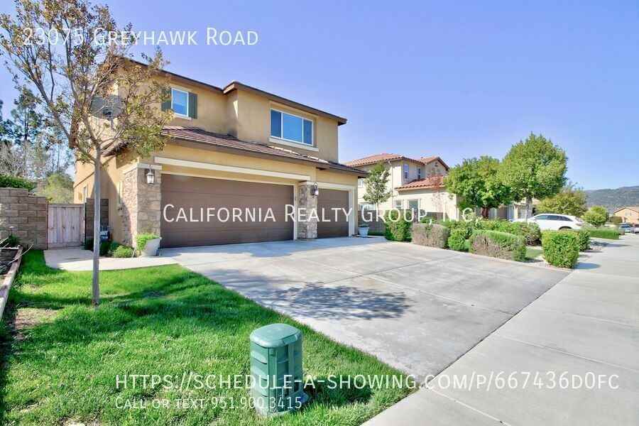 23075 Greyhawk Rd - Photo 3 of 40