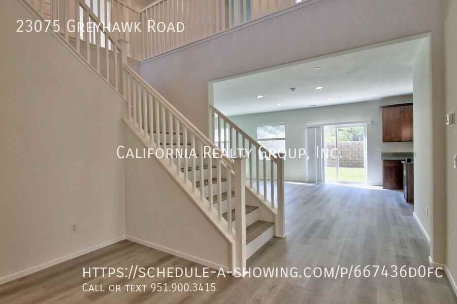 23075 Greyhawk Rd - Photo 4 of 40
