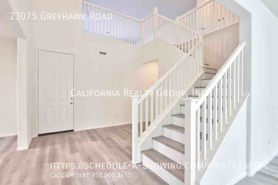 23075 Greyhawk Rd - Photo 5 of 40