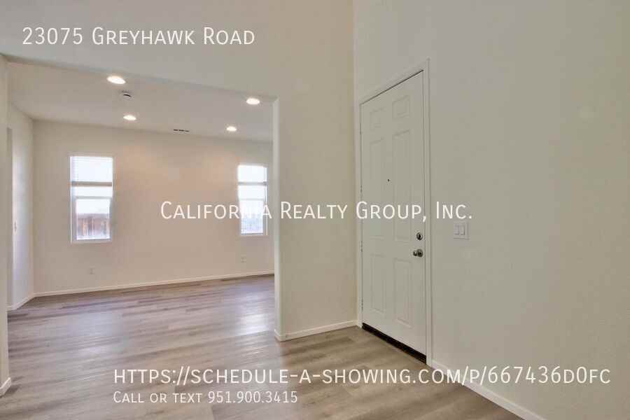 23075 Greyhawk Rd - Photo 6 of 40