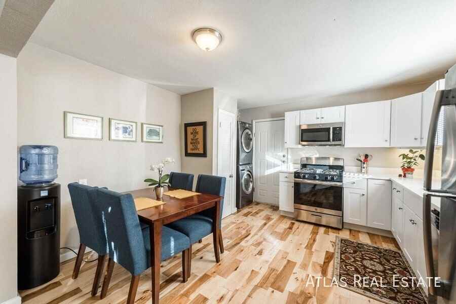 3660 Jasmine St - Photo 2 of 24